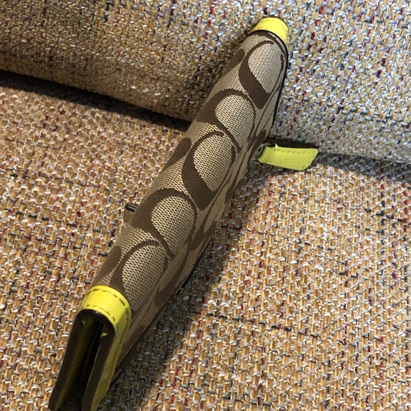 COACH Legacy Signature Slim Turn Lock Closure Trifold Wallet Neon Yellow Trim - Picture 6 of 17